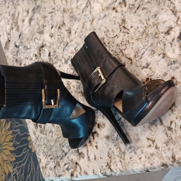 MICHAEL KORS Solid Black Leather Pull On Open-Toe Ankle Platform Boots Shooties - Picture 3 of 16